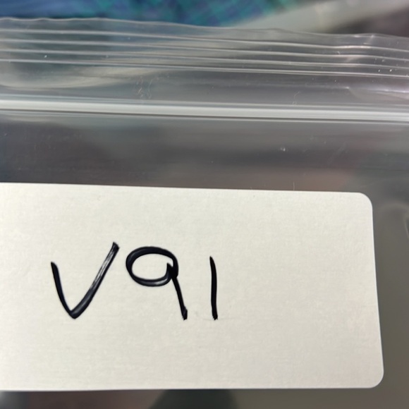 Boss Hugo Boss Burgundy Long Sleeve Button Down 100% Silk - XL - Picture 8 of 8